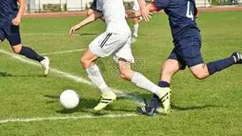 “即将对决利物浦，瓜迪奥拉回应离队风波，斯诺评曼城运气不佳”