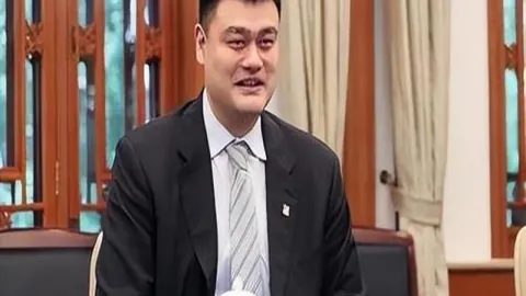 波耶特力挺三笘薰加盟曼联：才华横溢，我对他的球技钦佩不已